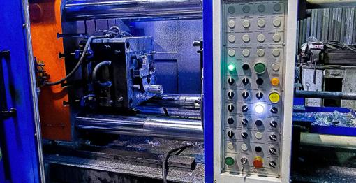 ダイカストマシン